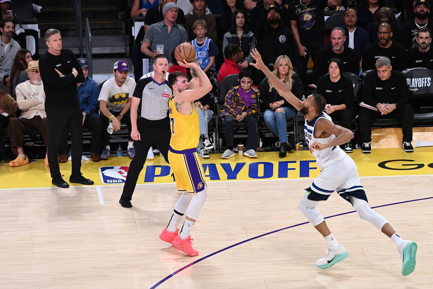 世乒赛首回合对决在即!洛杉矶湖人演练定位球,罗马密集防守应对(欧洲杯录像回放完整版) 世乒赛首回合对决在即!洛杉矶湖人演练定位球,罗马密集防守应对(欧洲杯录像回放完整版)